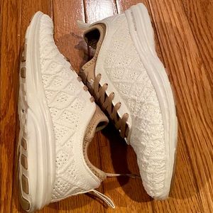 apl techloom phantom white almond